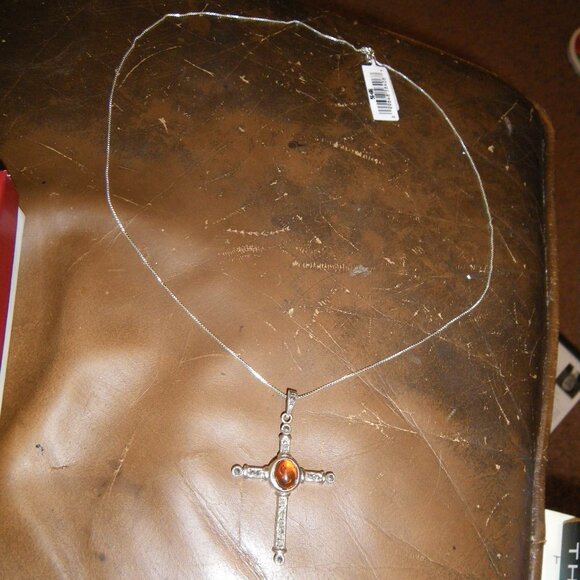 Vintage Sterling Silver 22" Thin Necklace w/ Large Crucifix Pedant - Picture 2 of 3